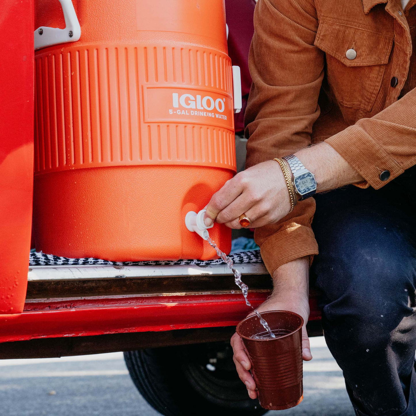 Beverage Cooler - Igloo Full Size (5 Gallon) Seat Top UQ
