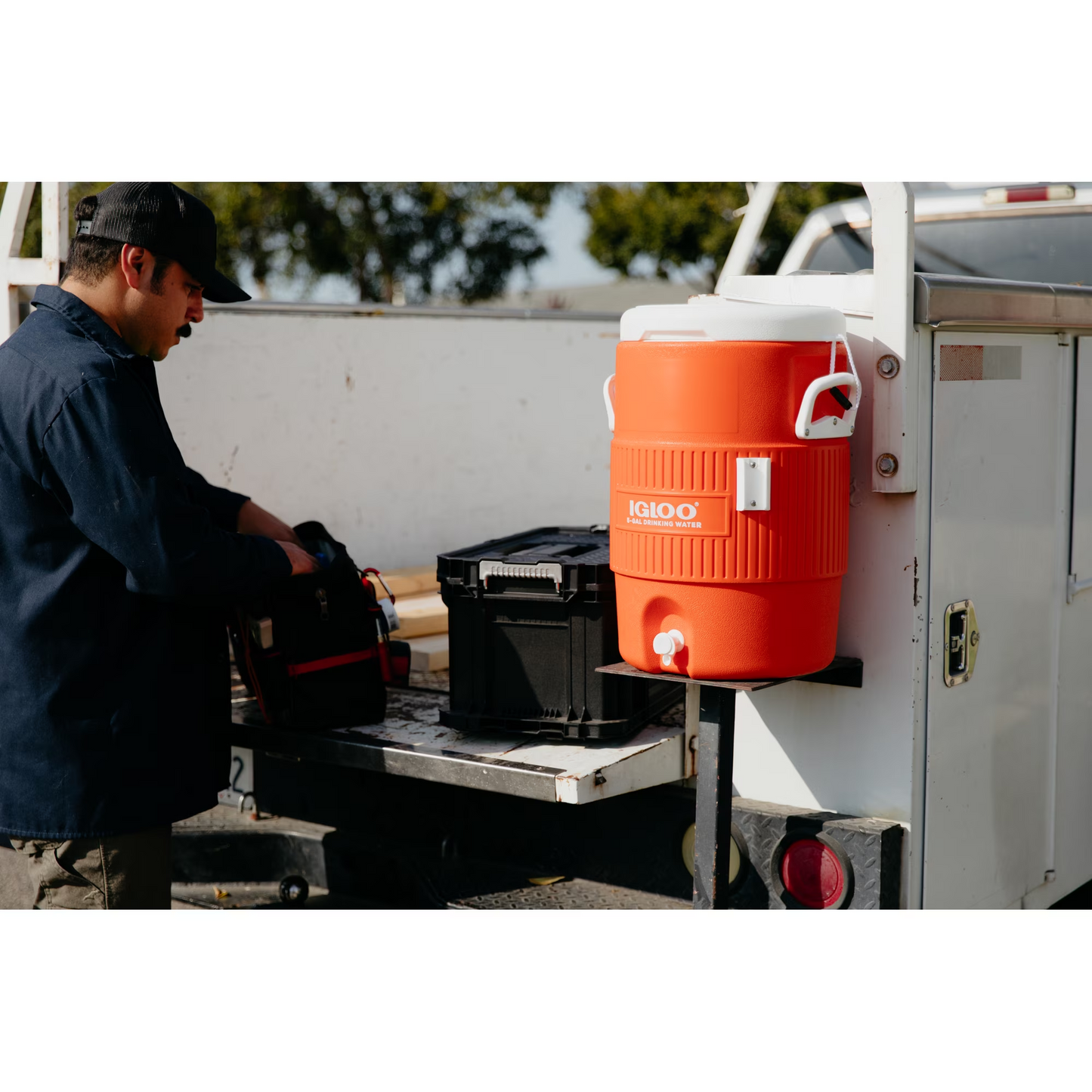 Beverage Cooler - Igloo Full Size (5 Gallon) Seat Top UQ
