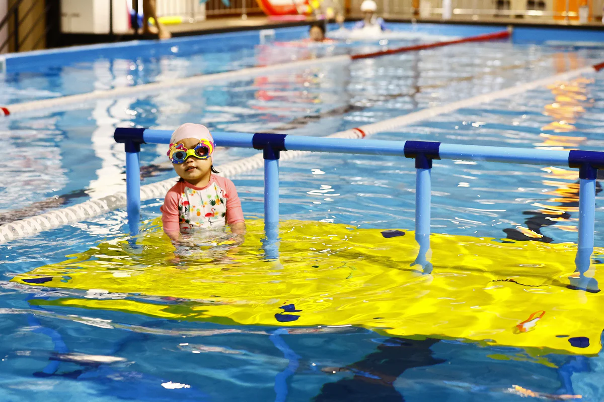 Swim Teaching Platform - FINIS HDPE Standing Deck ZP